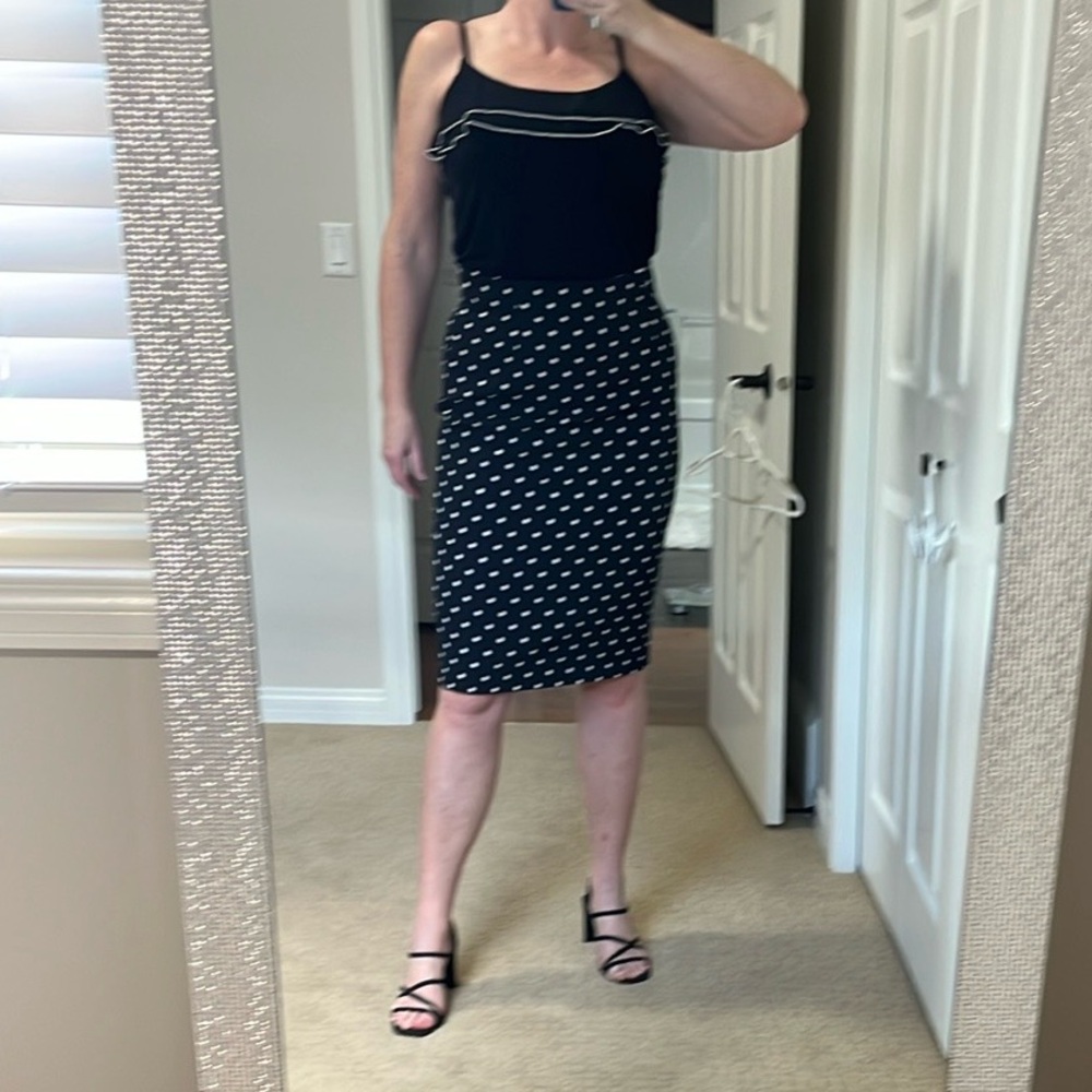 Ricki's Black and White Pencil Skirt Knee-Length Cocktail